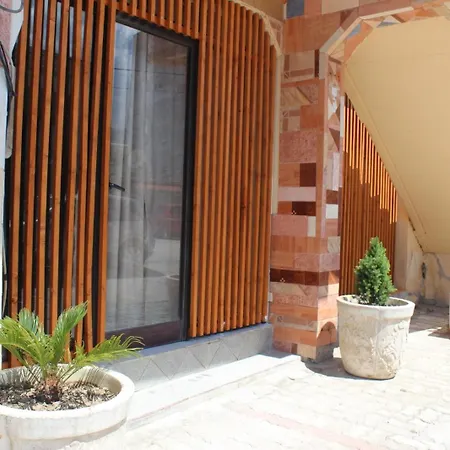 Apartamento Xhejms *