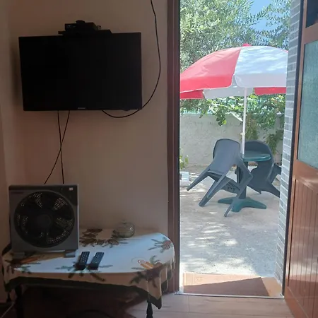 Xhejms Daire Avlonya